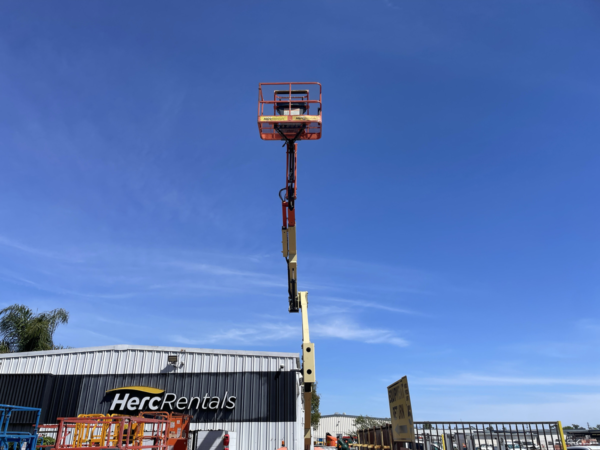 2018 JLG E450AJ-5