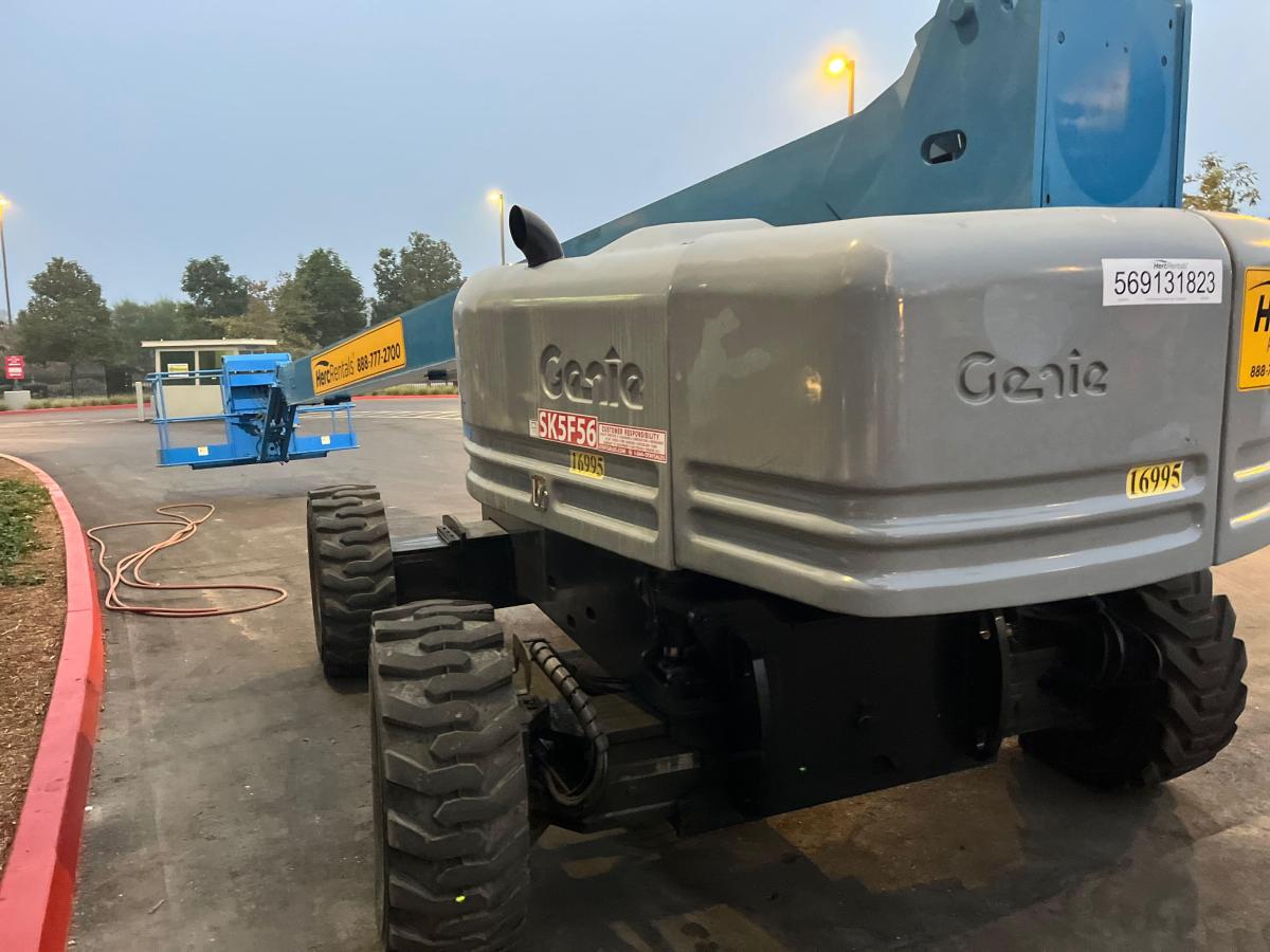 2012 Genie S-85