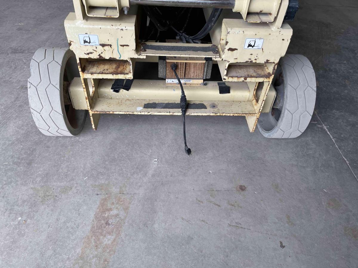 2014 JLG 3246ES