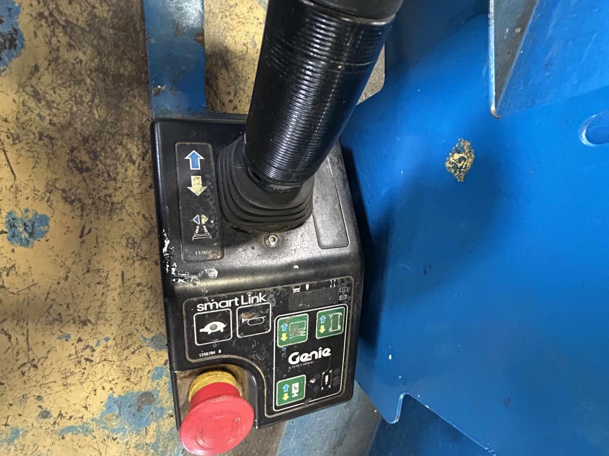 2016 Genie GS-3232-8