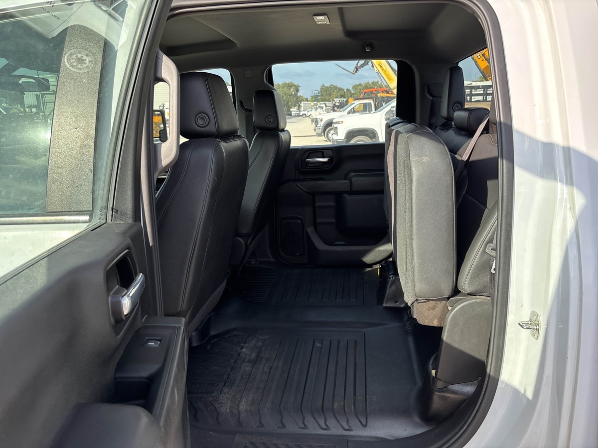 2022 Chevrolet 3500-8