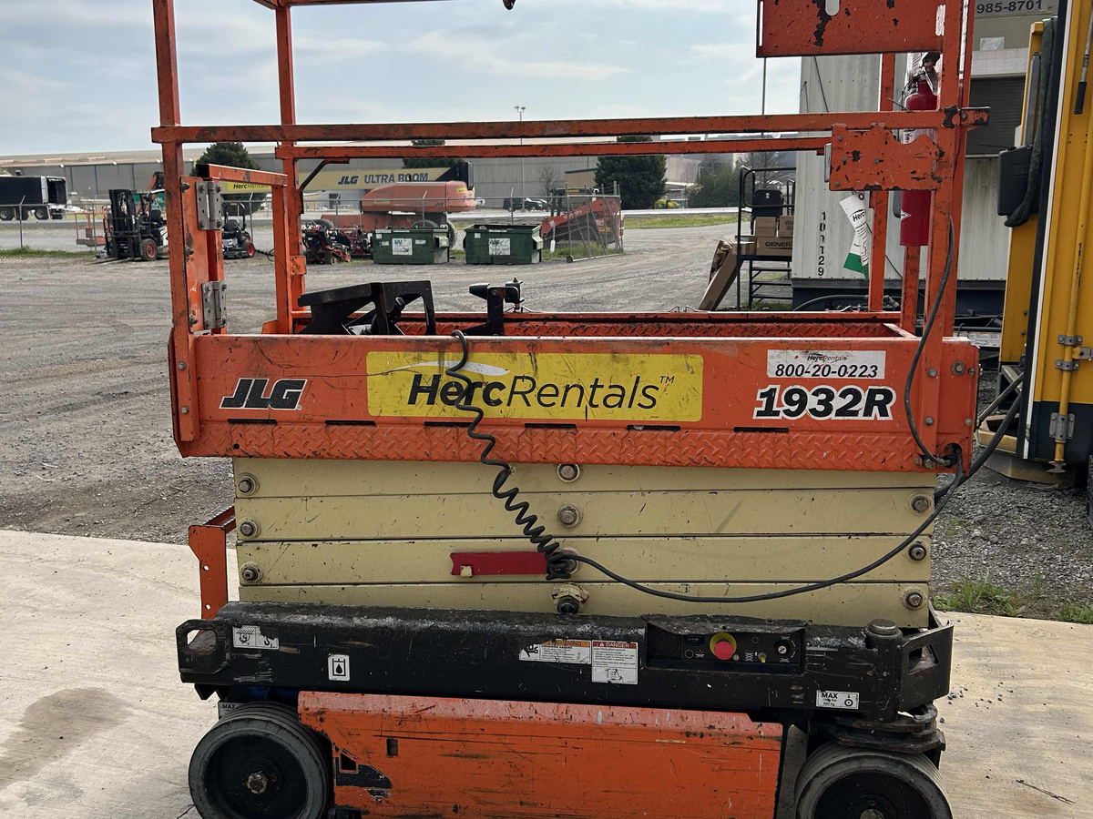 2018 JLG 1932R