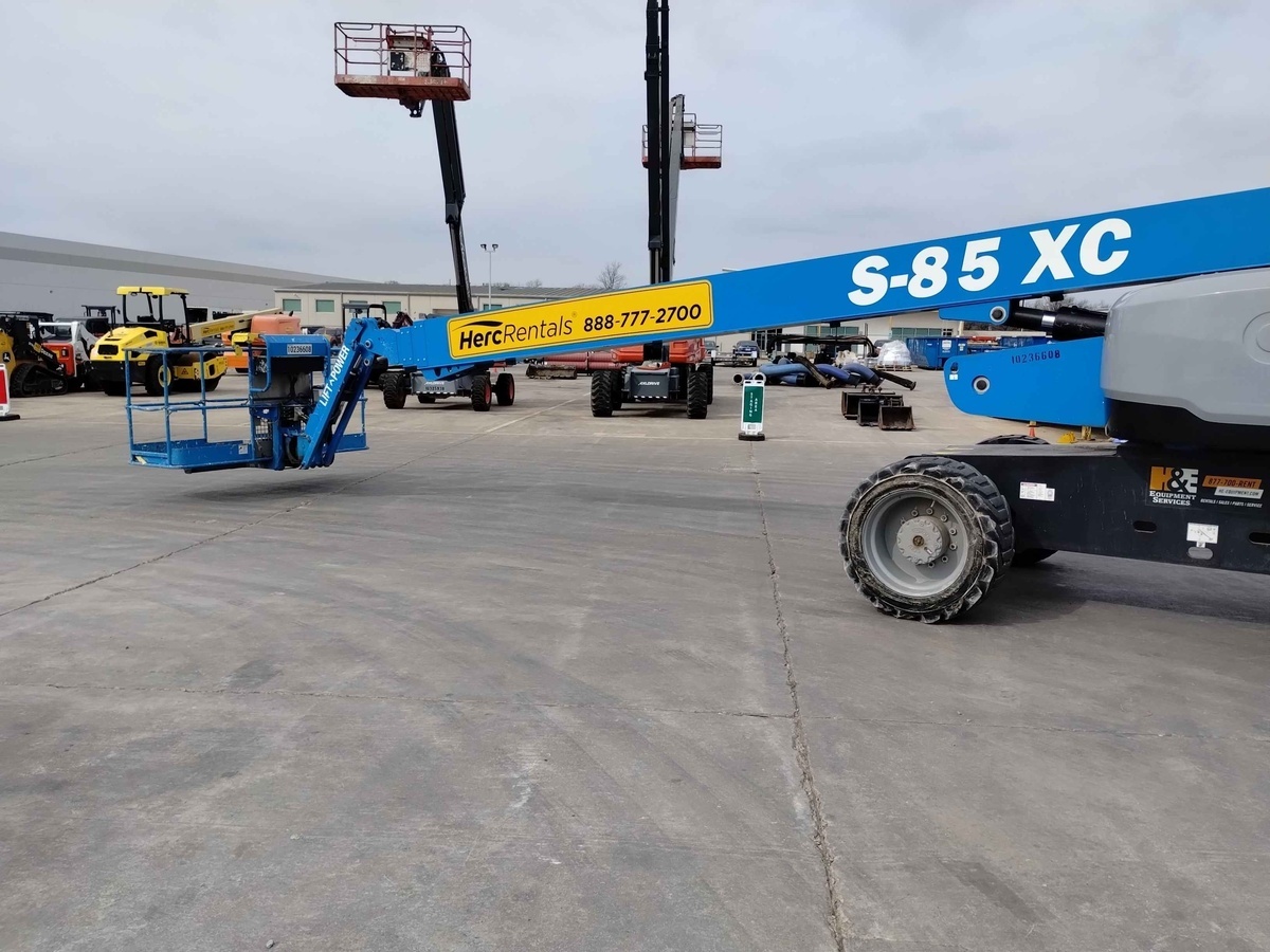 2018 Genie S-85-9