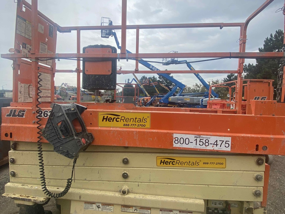2017 JLG 2632ES-3
