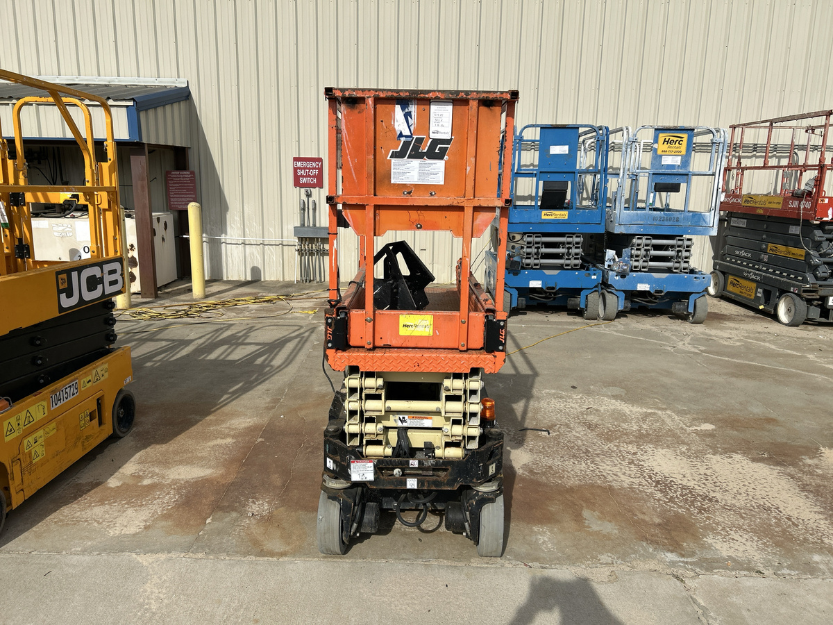 2018 JLG 1932R-3