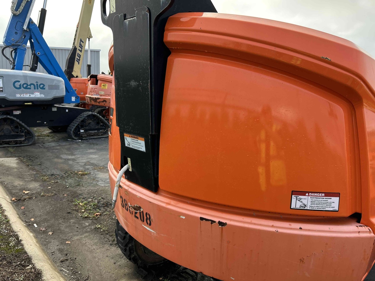 2017 JLG 400S-6