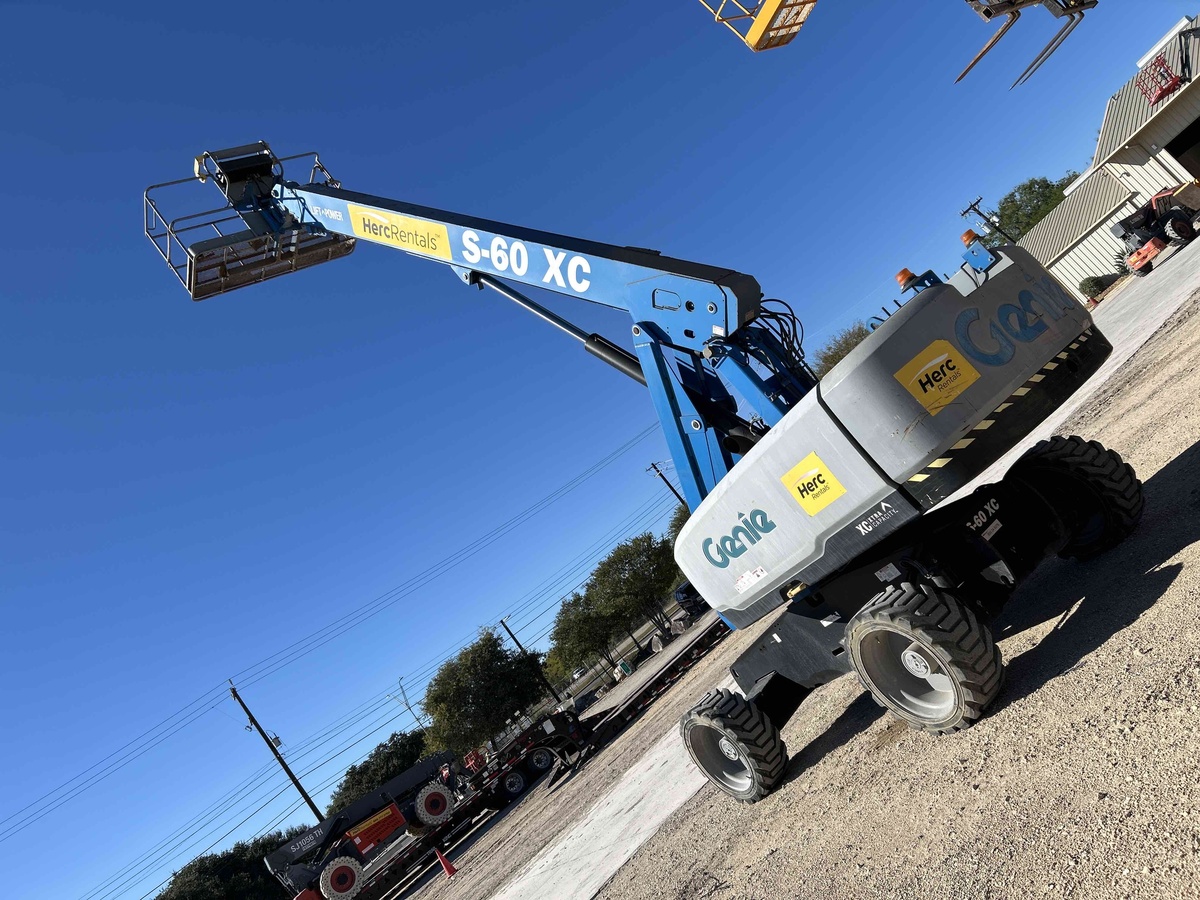 2019 Genie S-60XC-8