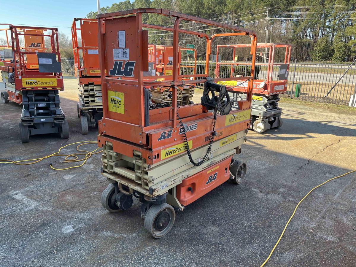 2017 JLG 1930ES