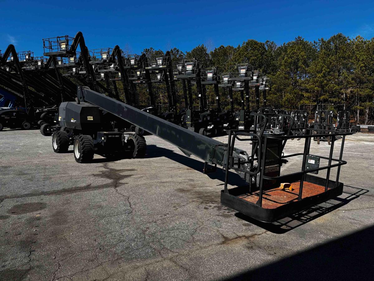 2015 JLG 800S