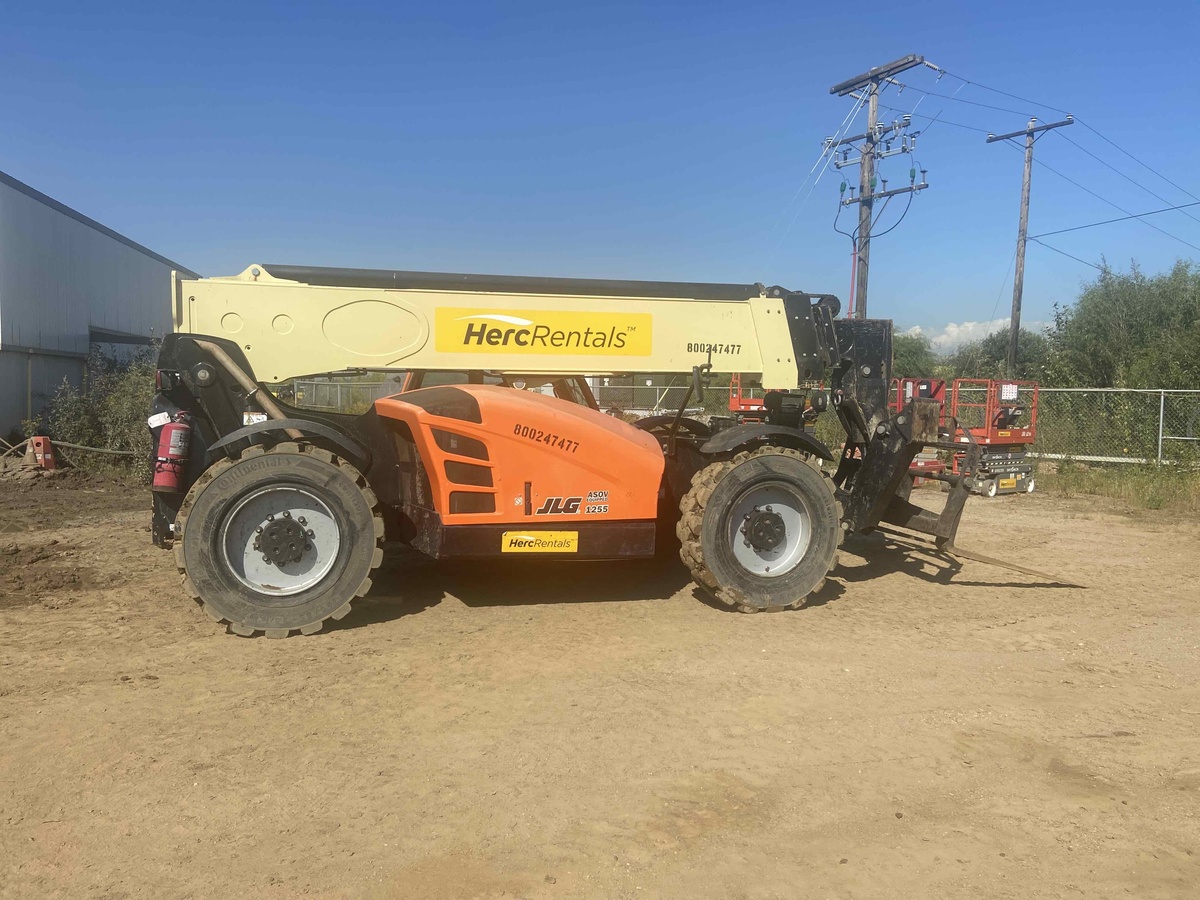 2019 JLG 1255-2