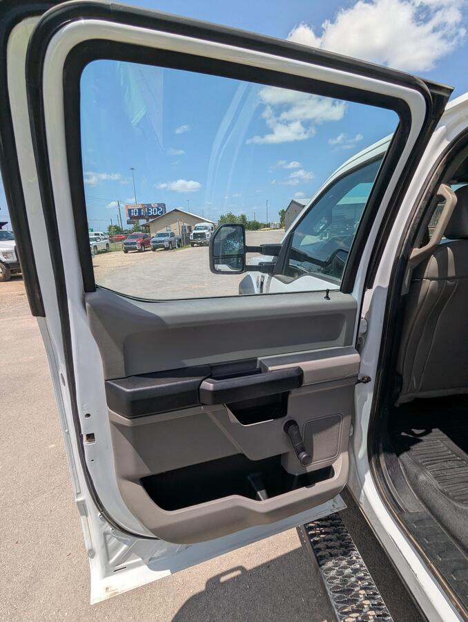 2017 Ford F550-17
