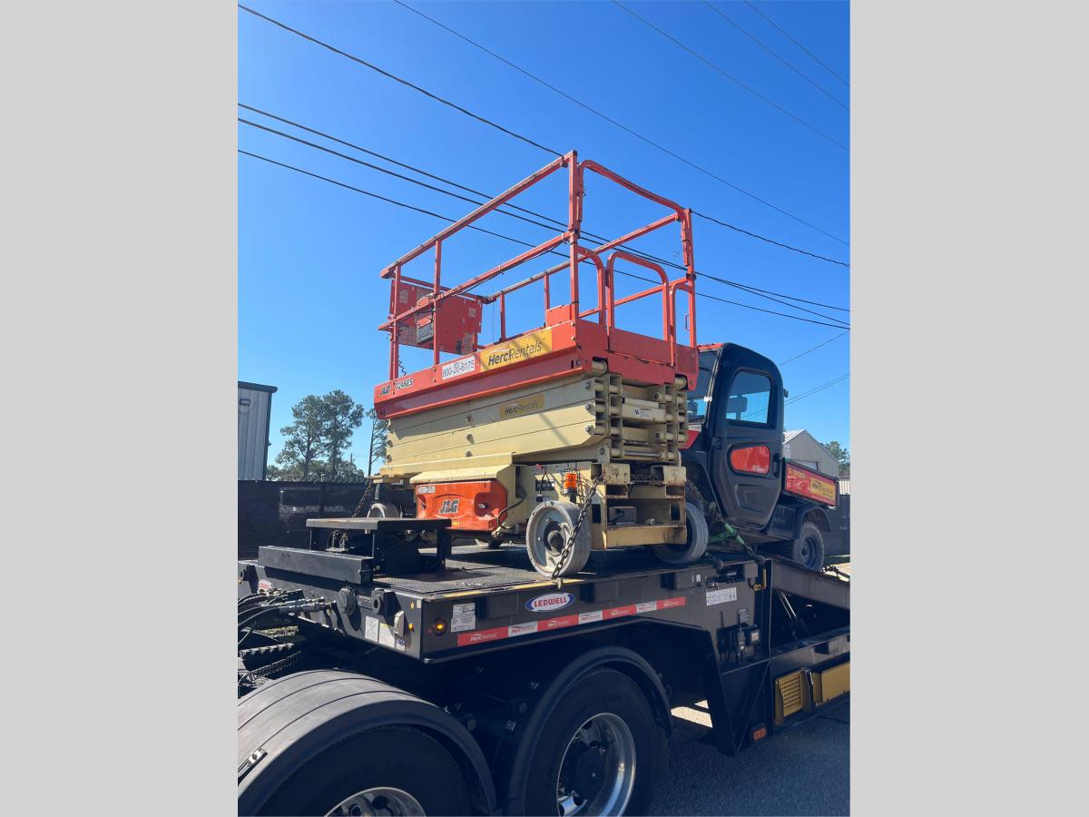 2018 JLG 3246ES