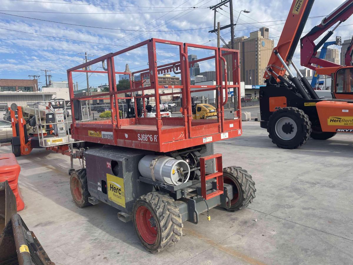 2018 Skyjack SJ-6826RT