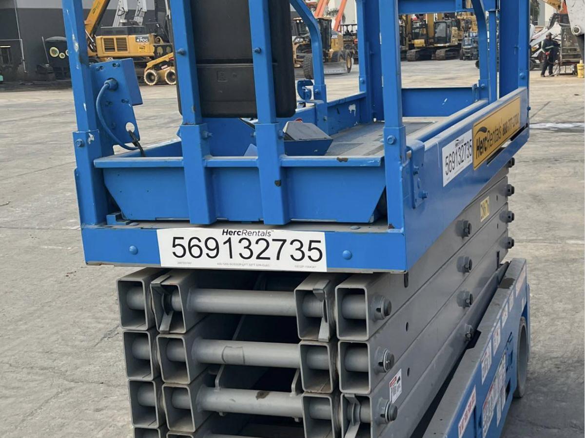 2017 Genie GS-3232-3