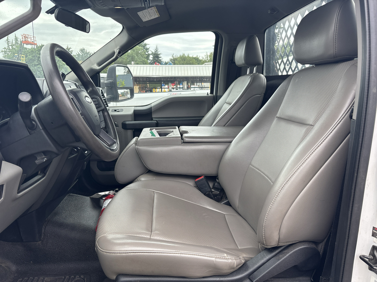 2020 Ford F550-10