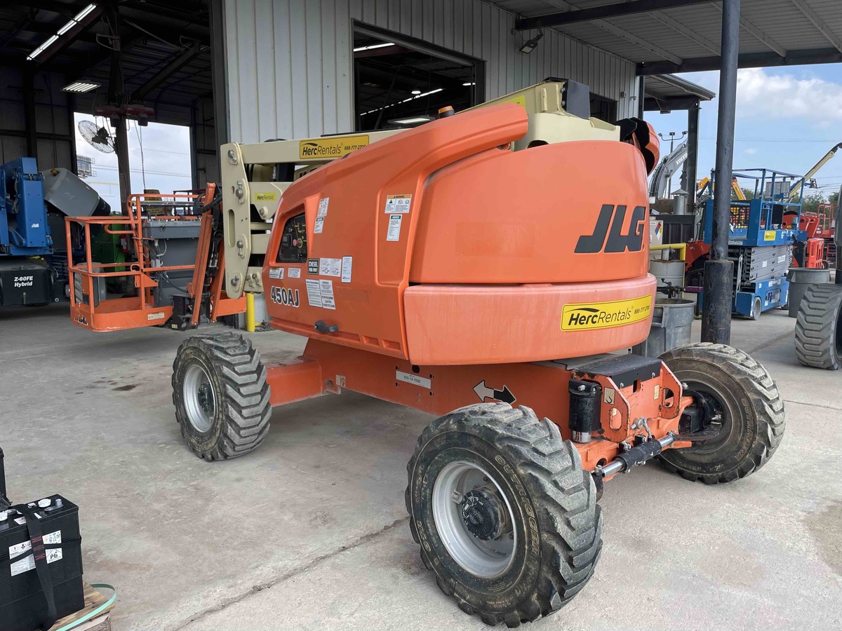 2017 JLG 450AJ-3