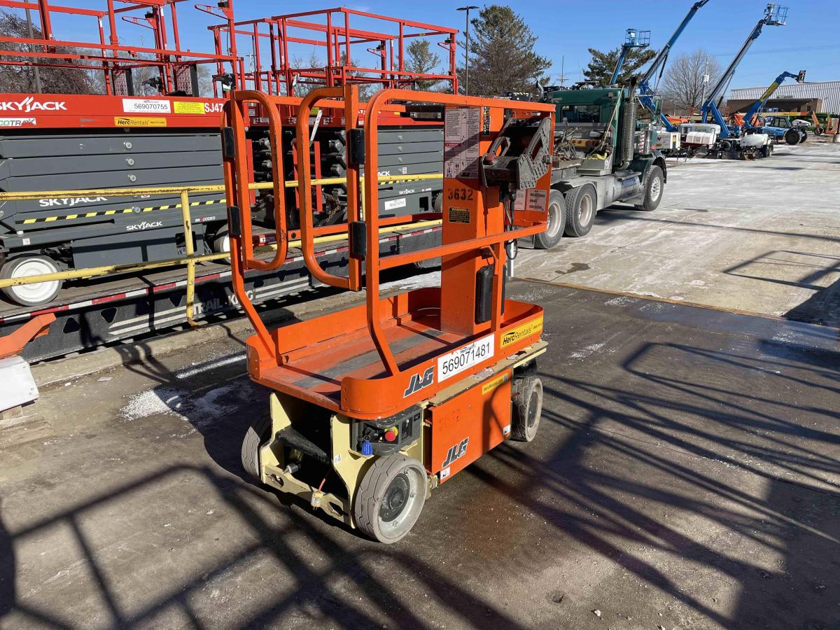 2015 JLG 1230ES