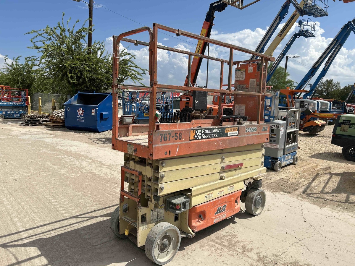2017 JLG 2632ES-2