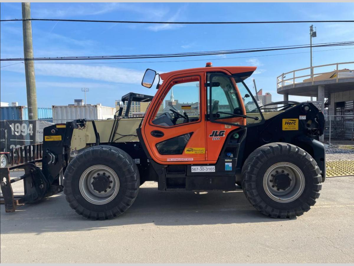 2018 JLG 1644