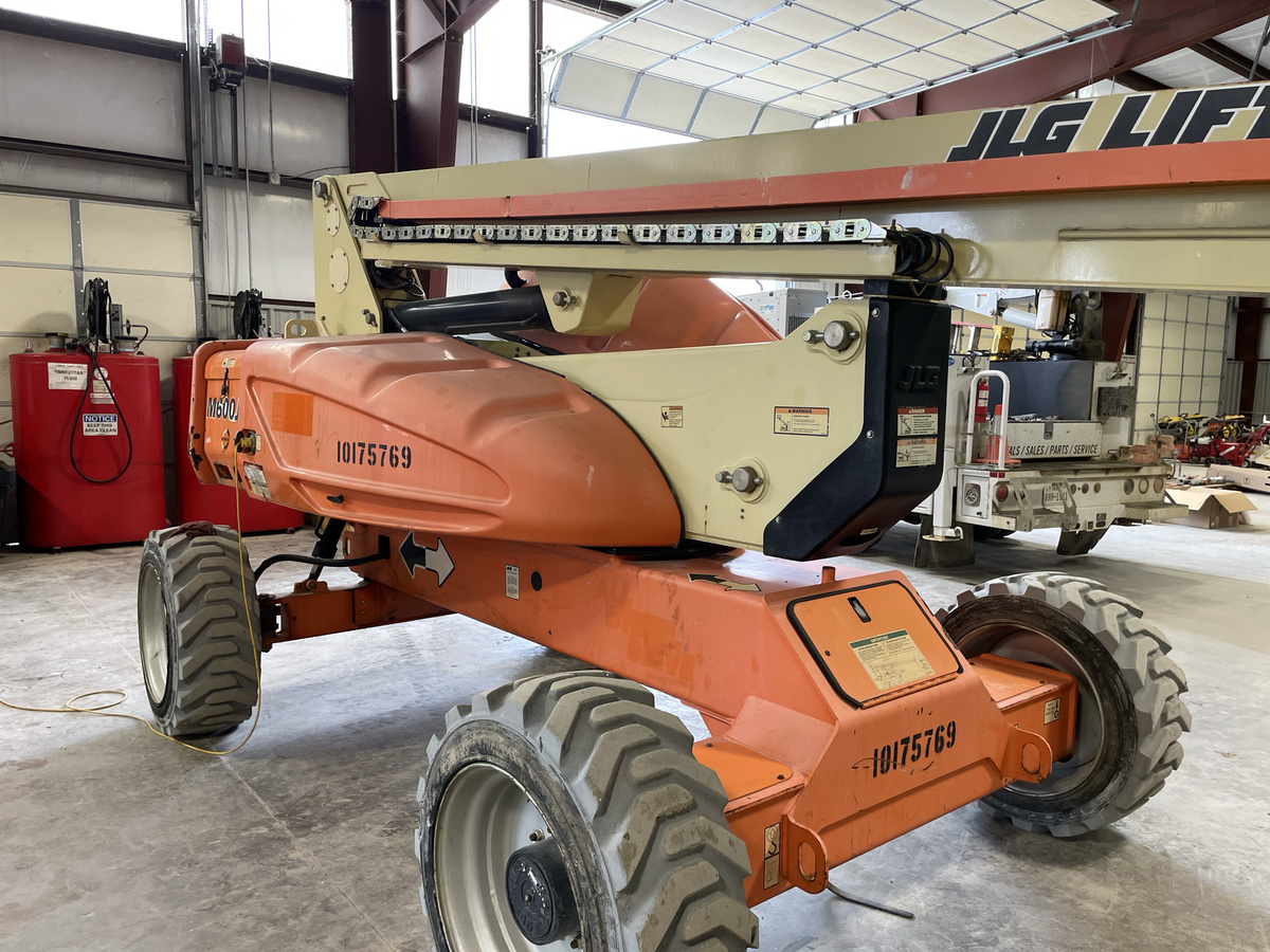 2015 JLG M600JP-13