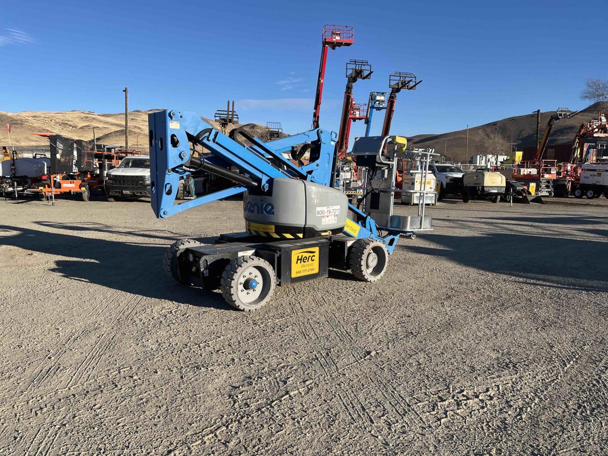 2018 Genie Z-33/18