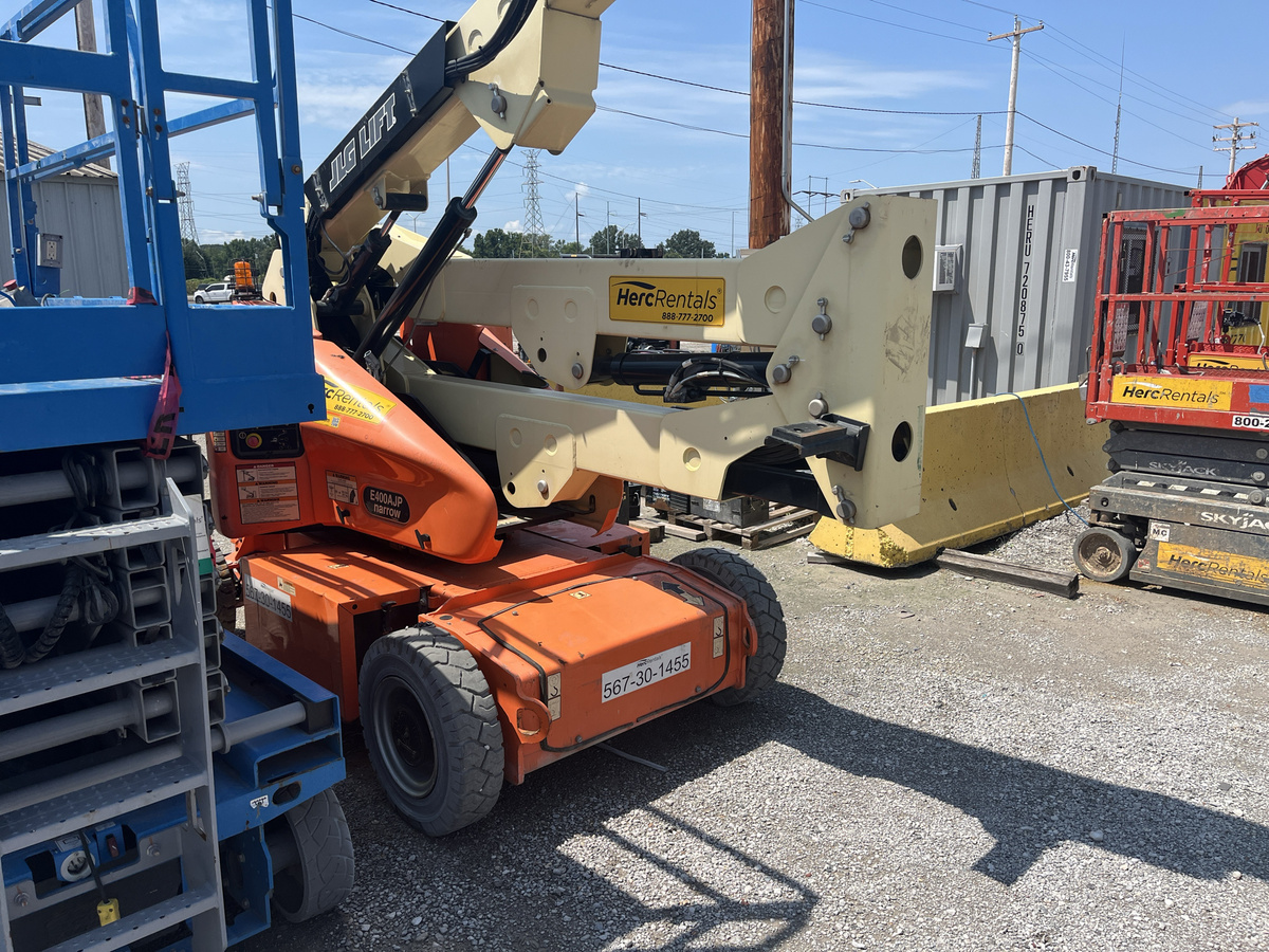 2016 JLG E400AJPN-7