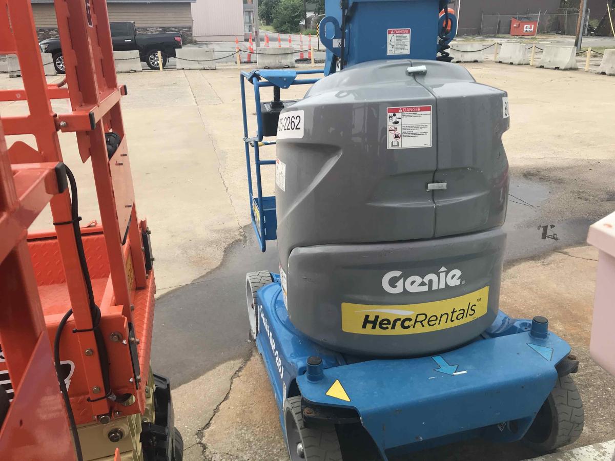 2019 Genie GR26J