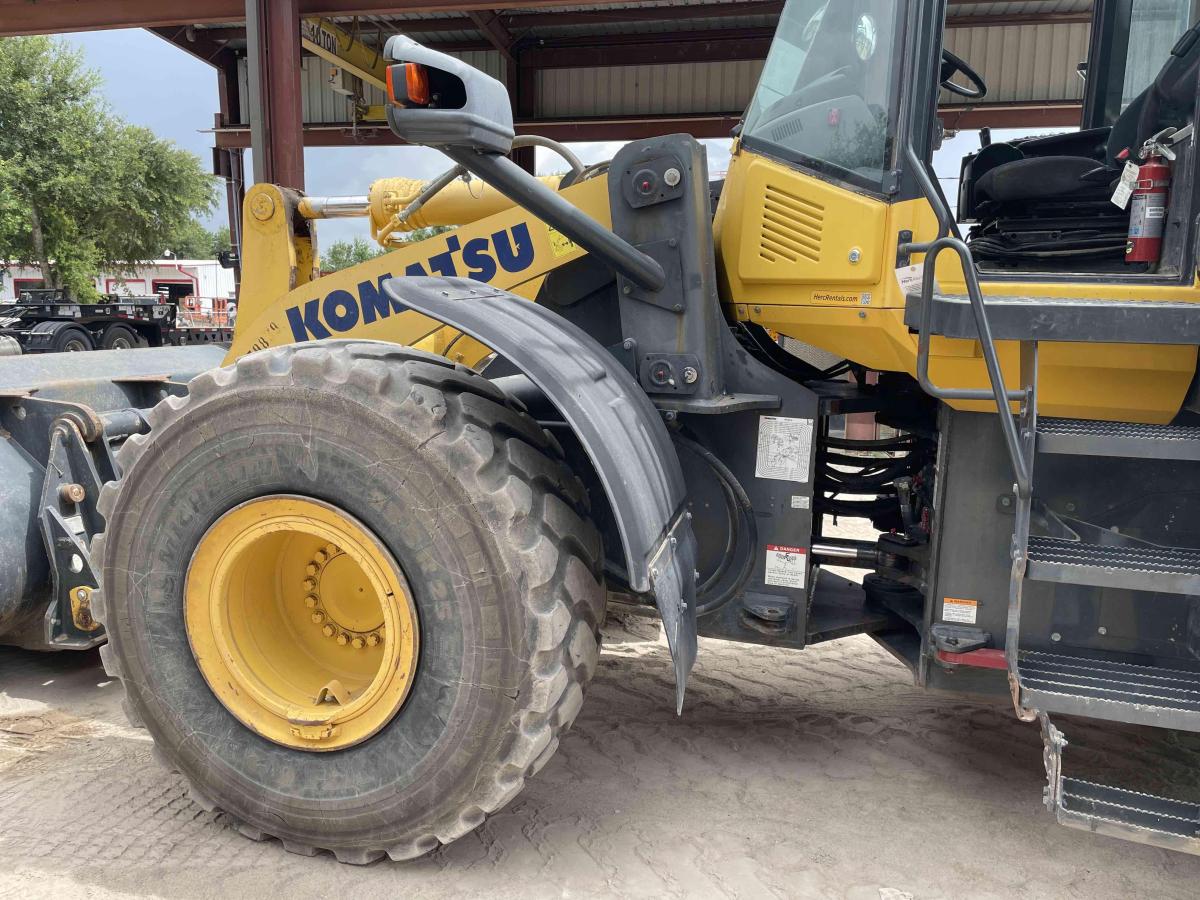 2019 Komatsu WA380-8