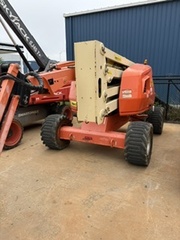 2017 JLG 450AJ