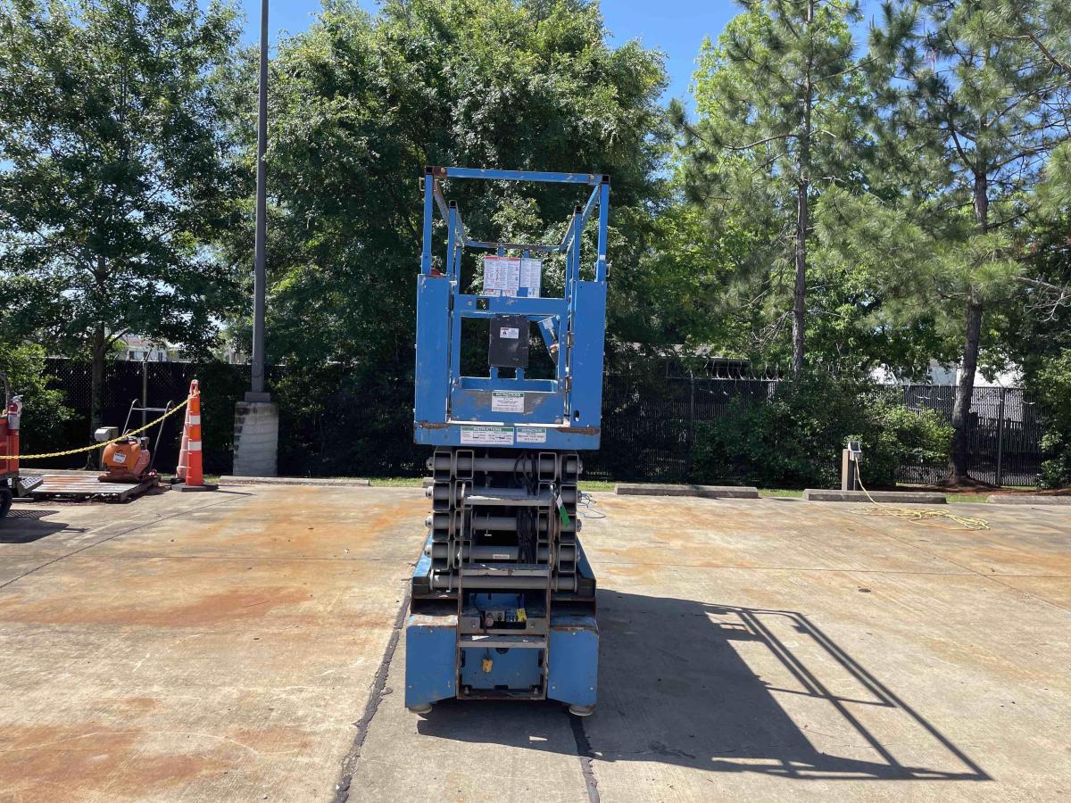 2017 Genie GS-3232