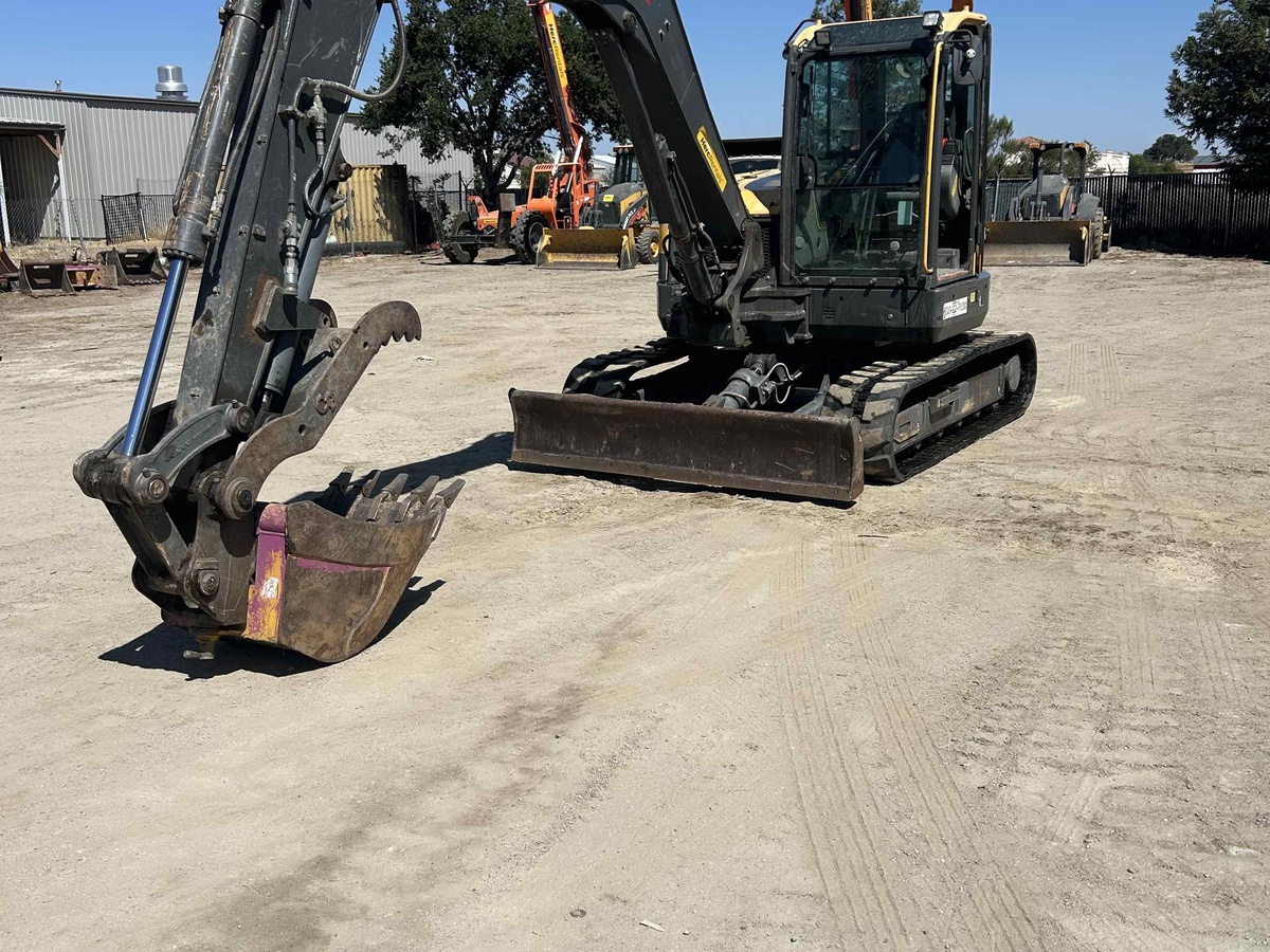 2018 Volvo ECR88D-4