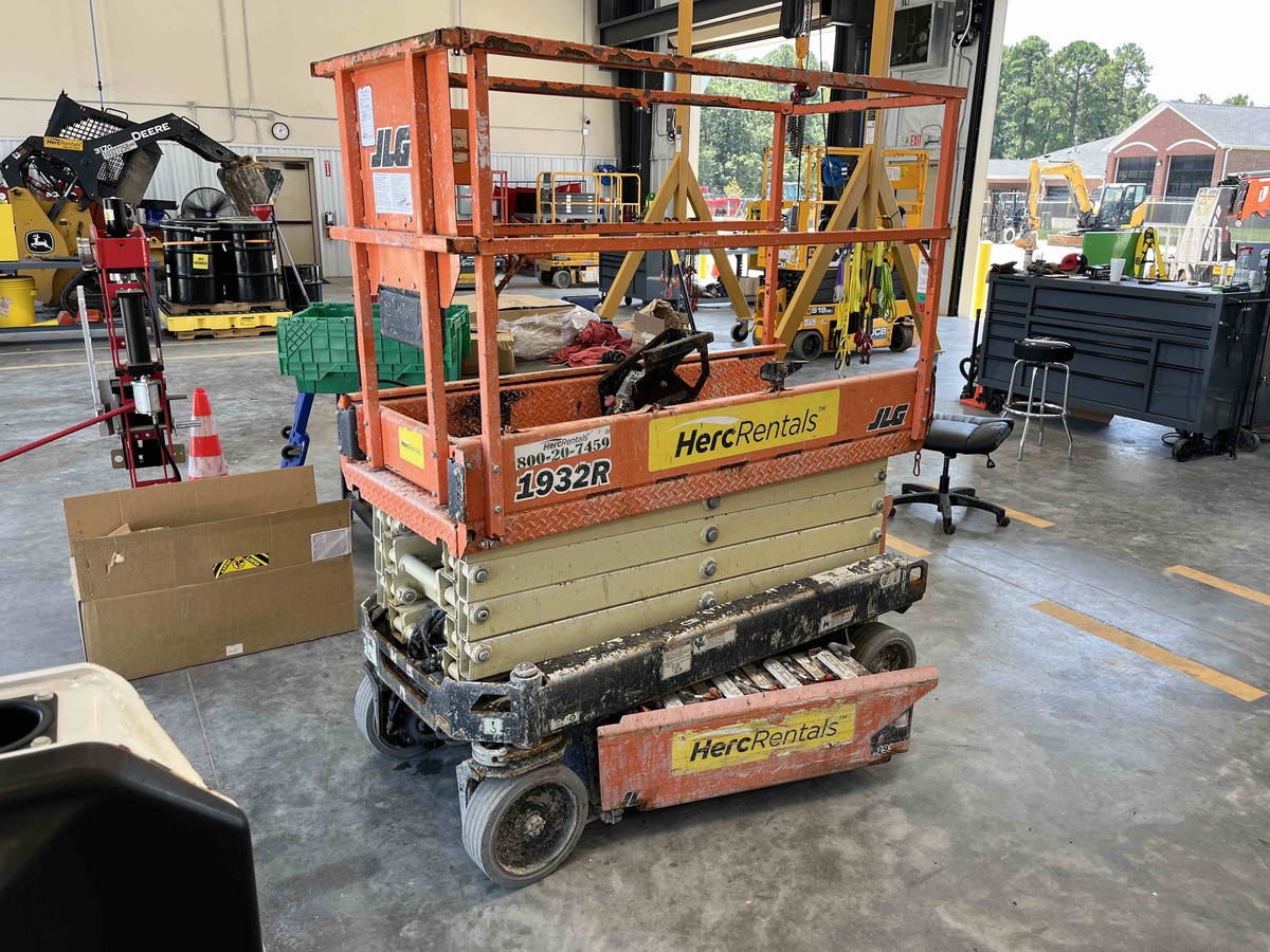 2018 JLG 1932R-1