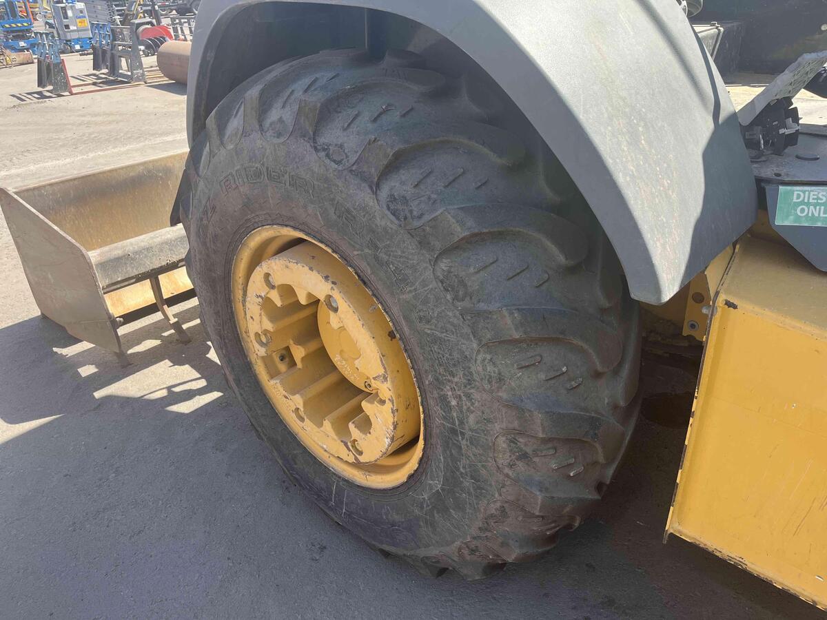2017 John Deere 210L-3