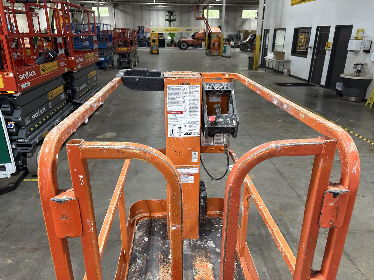 2015 JLG 1230ES-5