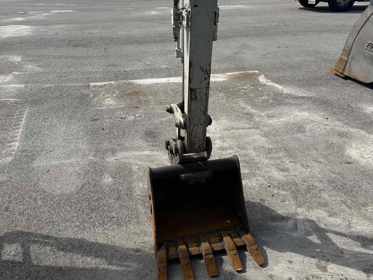 2021 Takeuchi TB230-6