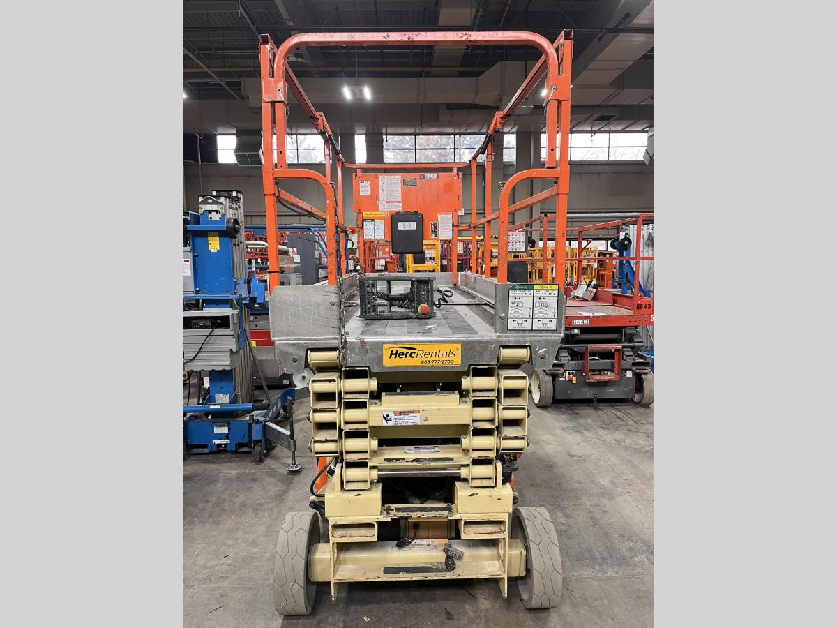 2014 JLG 3246ES
