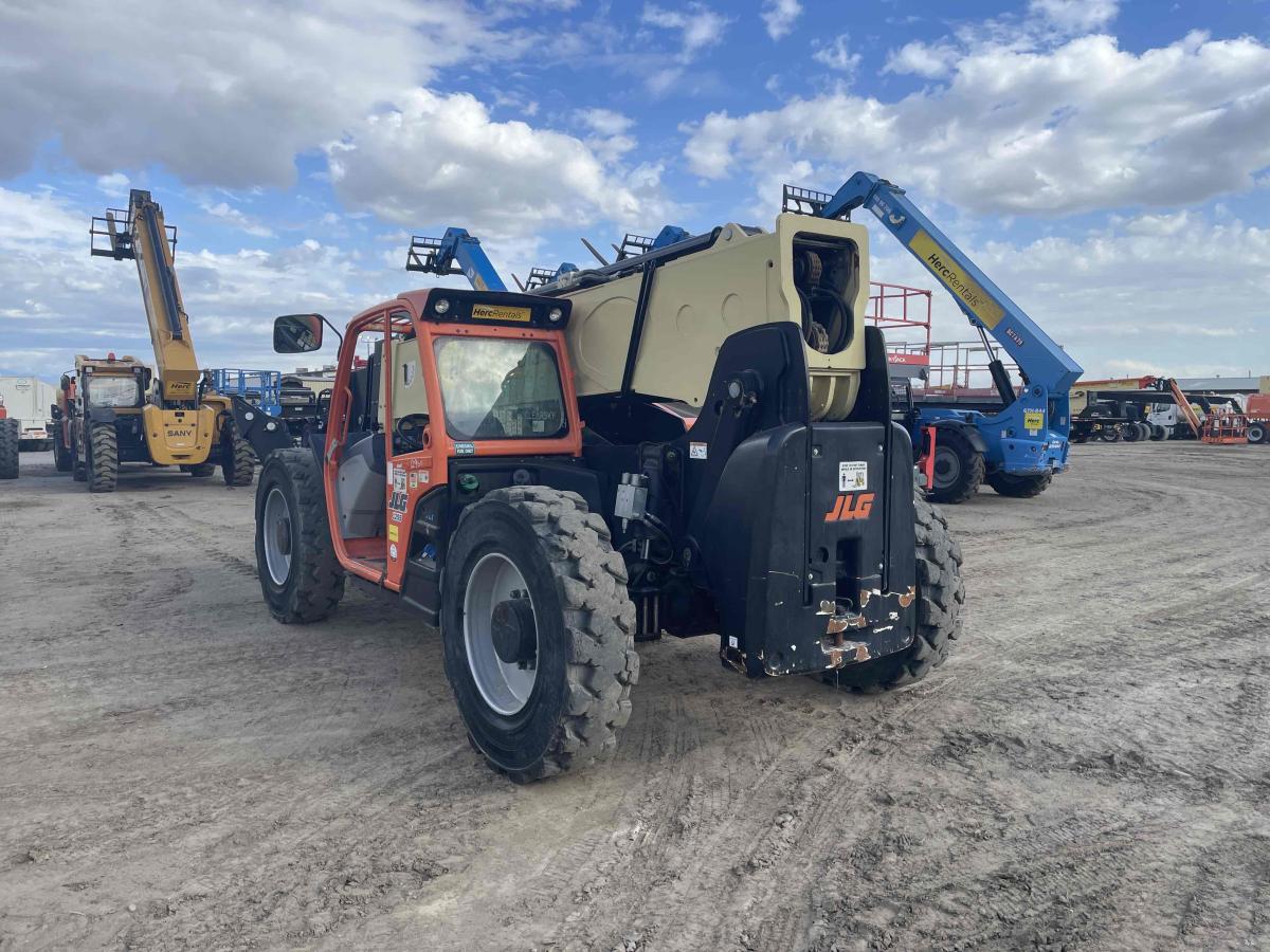 2018 JLG 1255