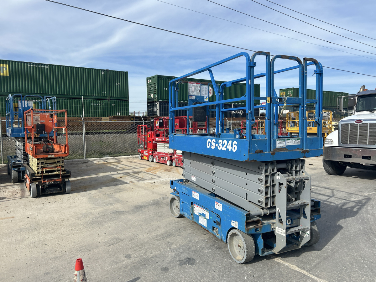 2018 Genie GS-3246-3