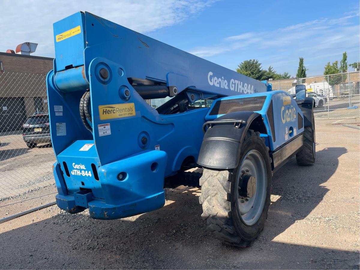 2017 Genie GTH 844