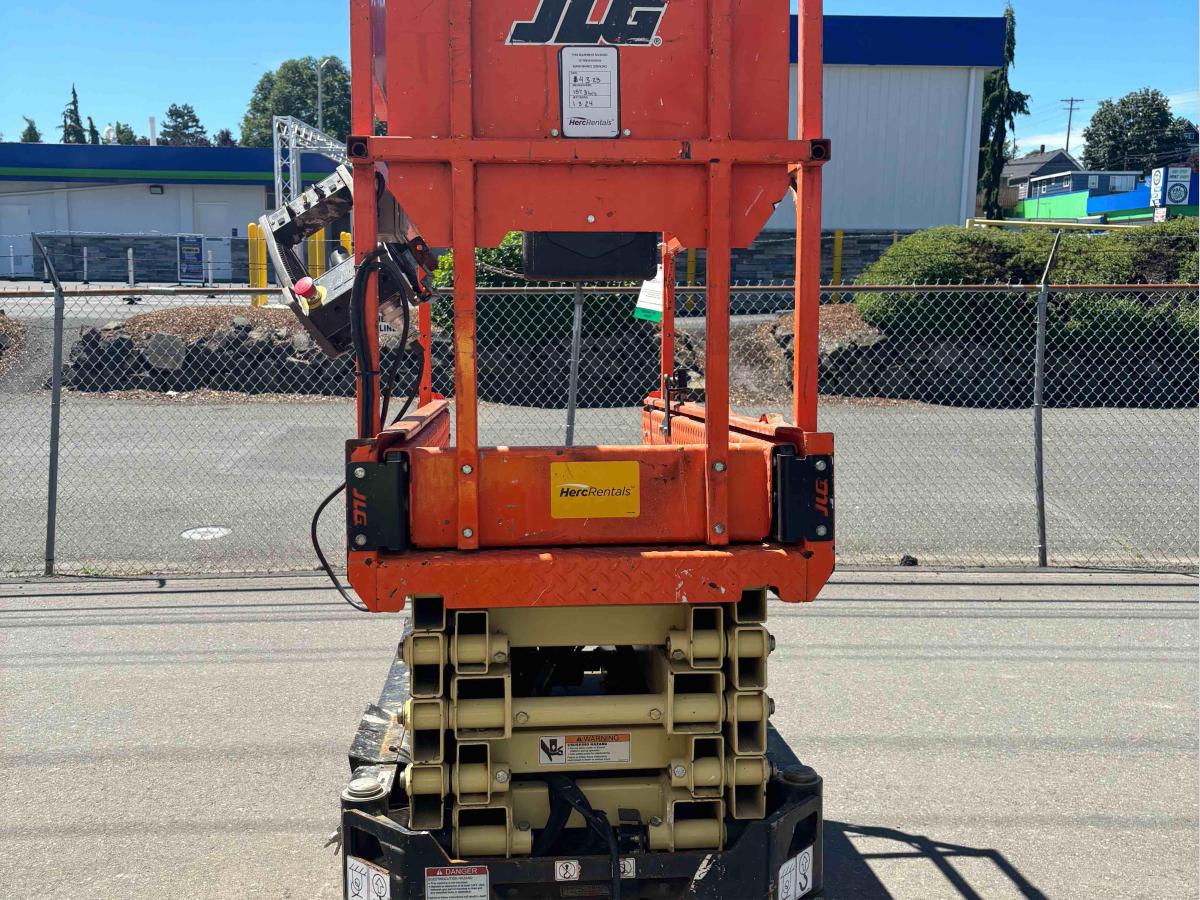 2017 JLG 1932R-11