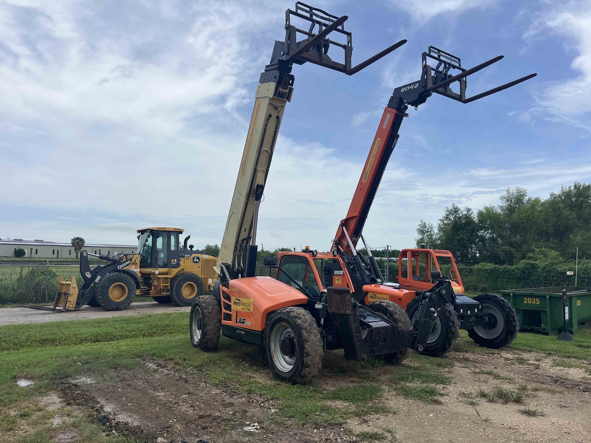 2018 JLG 1255