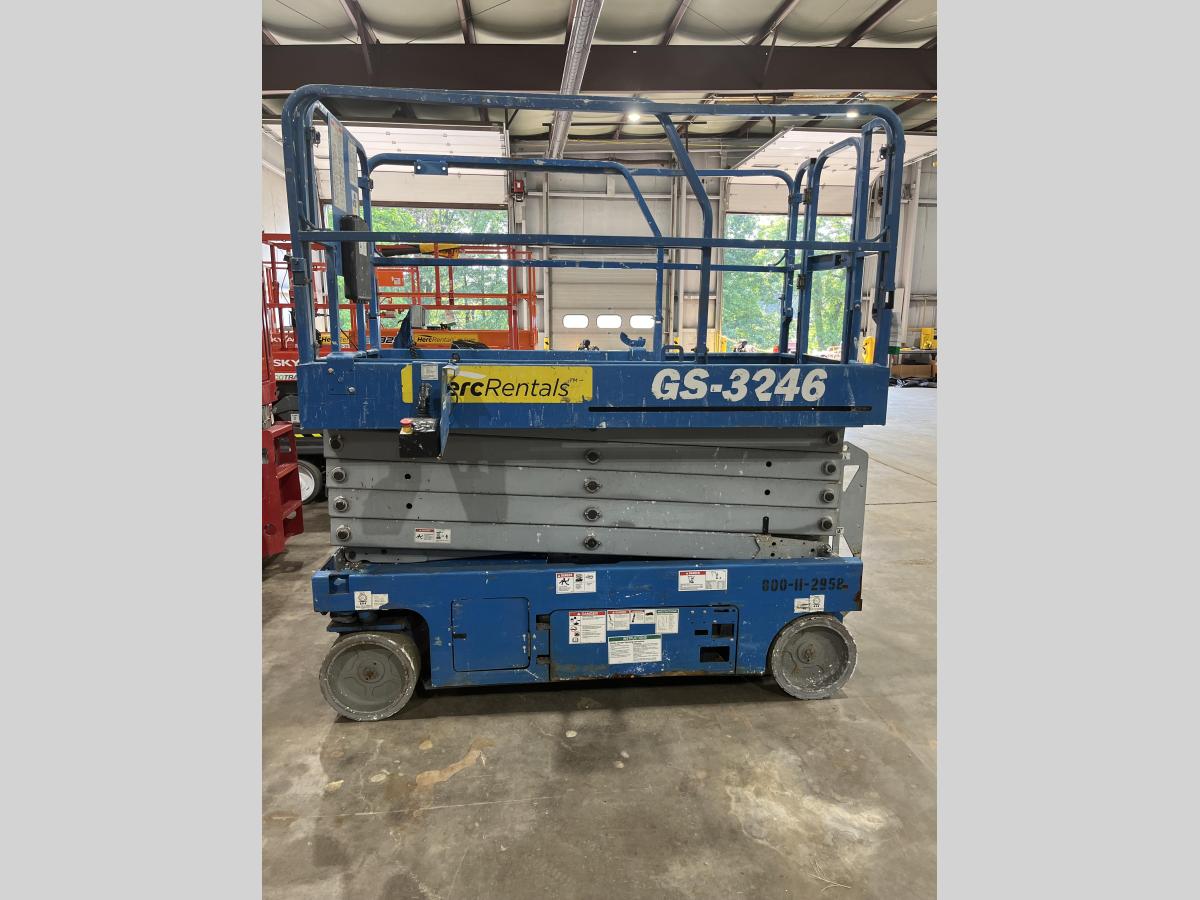 2016 Genie GS-3246