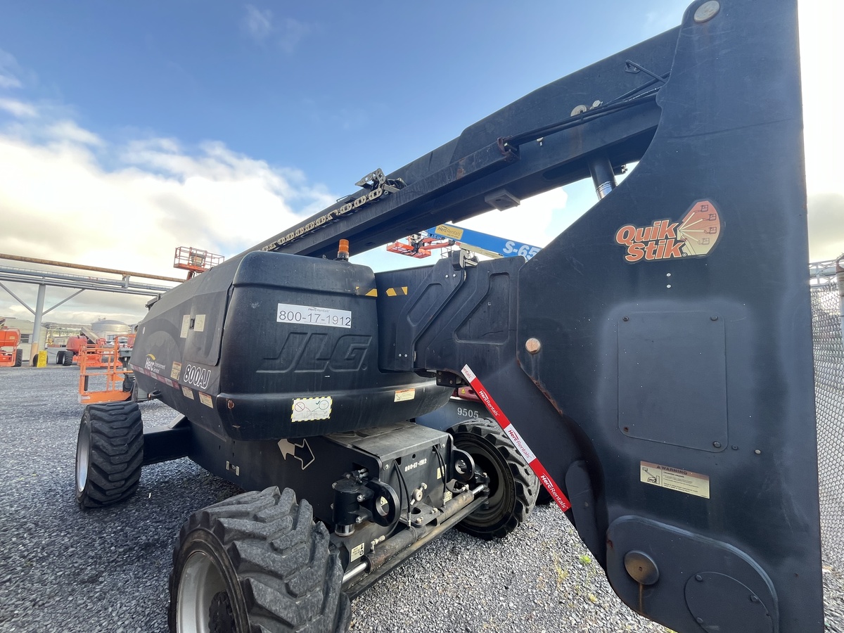 2017 JLG 800AJ-11