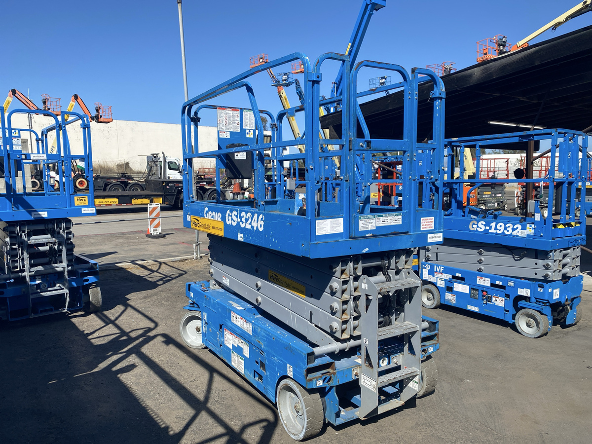 2018 Genie GS-3246-7