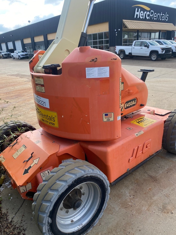 2014 JLG E450AJ-3