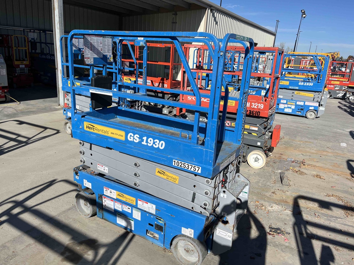 2018 Genie GS-1930