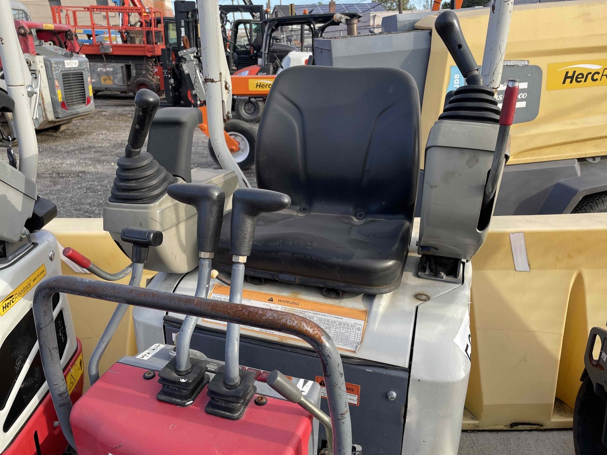 2020 Takeuchi TB210R-4