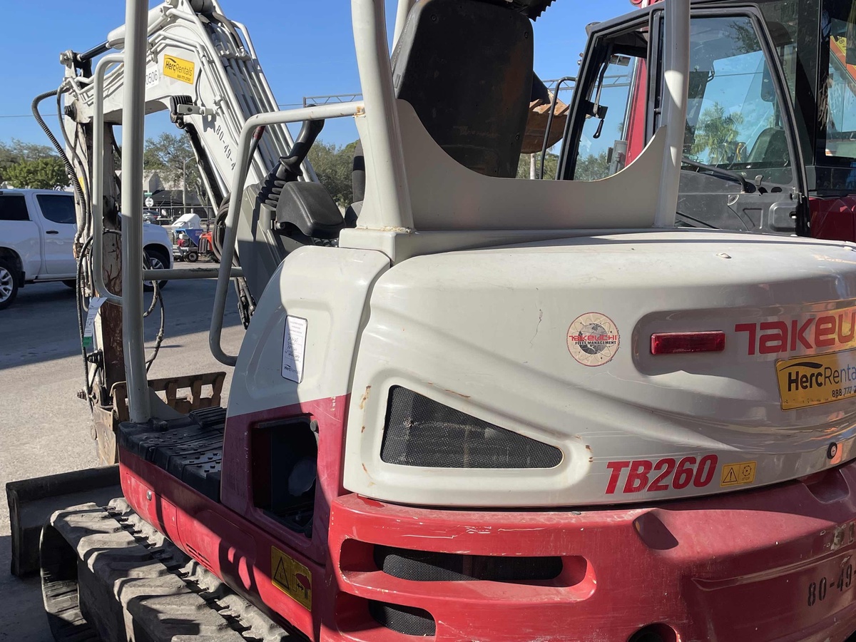 2021 Takeuchi TB260-3
