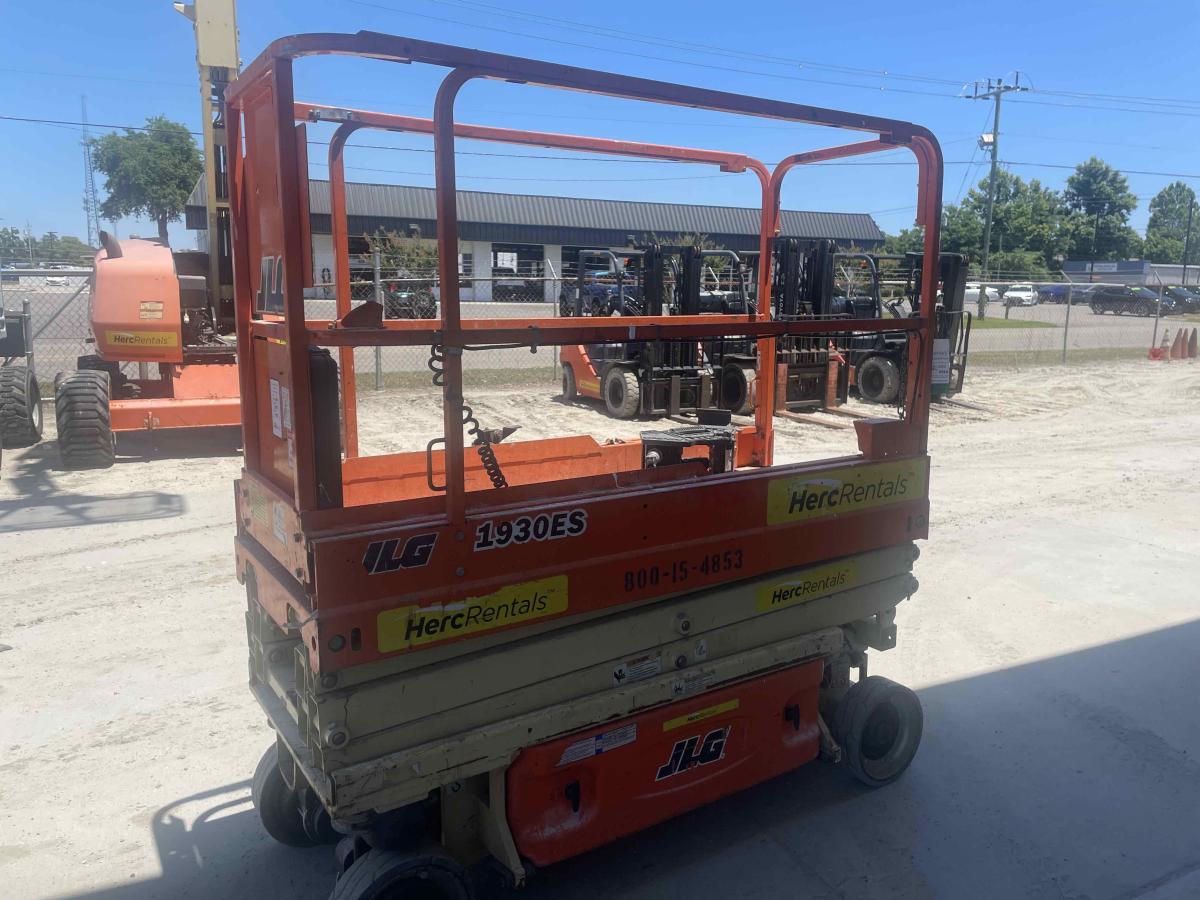 2017 JLG 1930ES