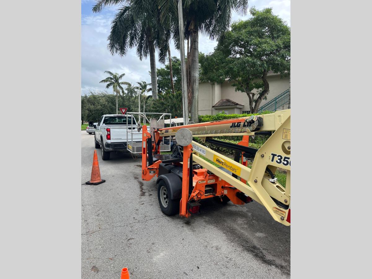 2018 JLG T350